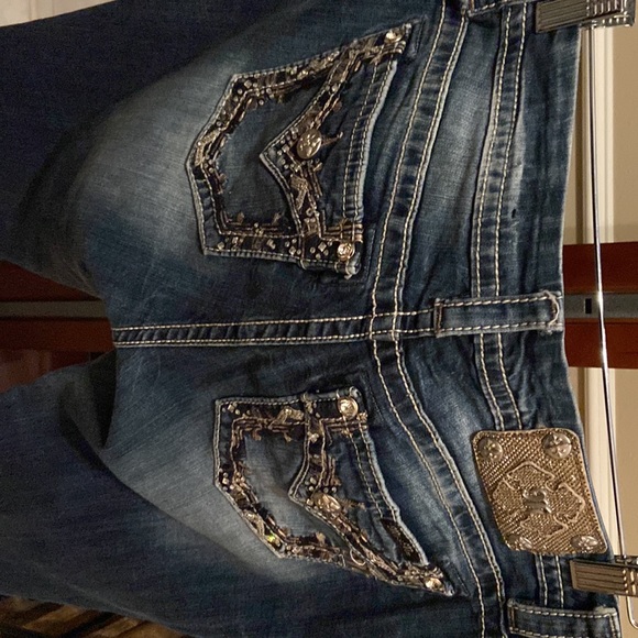 Miss Me. 30. Mid-rise  31 inseam - Picture 3 of 4